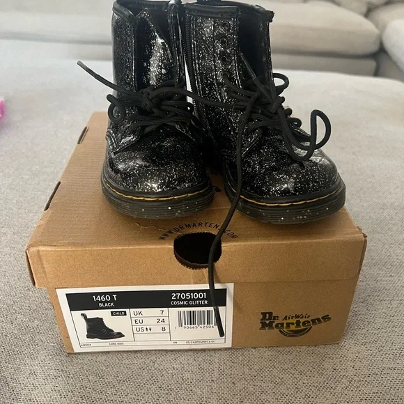 New In Box Size 8 toddler Dr Martens Black Cosmic Glitter boots - Picture 5 of 5